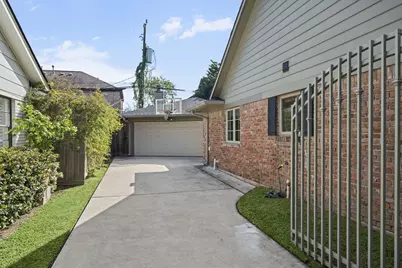 2415 Briarmead Drive, Houston, TX 77057 - Photo 42