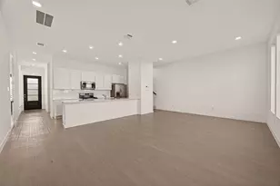 9031 La Pau Ln, Houston, TX 77051 - Photo 2