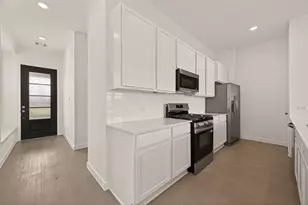 9031 La Pau Ln, Houston, TX 77051 - Photo 10