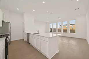 9031 La Pau Ln, Houston, TX 77051 - Photo 10