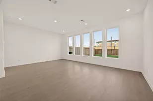 9031 La Pau Ln, Houston, TX 77051 - Photo 6
