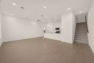 9031 La Pau Ln, Houston, TX 77051 - Photo 6