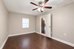 206 Cedar Dr, Hitchcock, TX 77563 - Photo 12