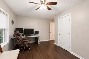 206 Cedar Dr, Hitchcock, TX 77563 - Photo 10