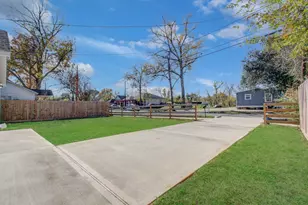 8316 Peachtree St, Houston, TX 77016 - Photo 16