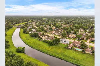 15806 Brook Forest Drive, Houston, TX 77059 - Photo 32