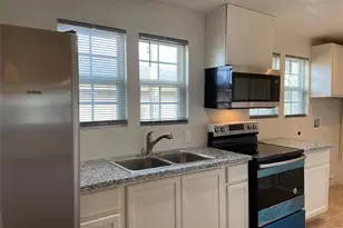 12115 Segrest Dr, Houston, TX 77047 - Photo 8