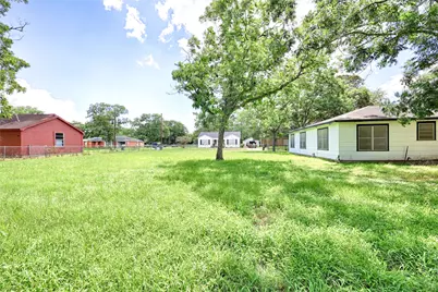 401 S Market Street, Hallettsville, TX 77964 - Photo 28