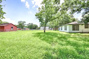 401 S Market St, Hallettsville, TX 77964 - Photo 28