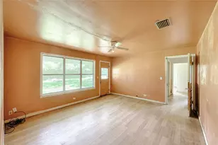 401 S Market St, Hallettsville, TX 77964 - Photo 12