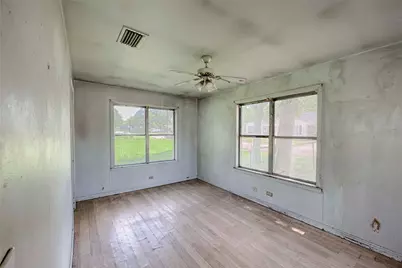 401 S Market Street, Hallettsville, TX 77964 - Photo 18