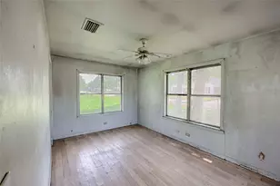 401 S Market St, Hallettsville, TX 77964 - Photo 18