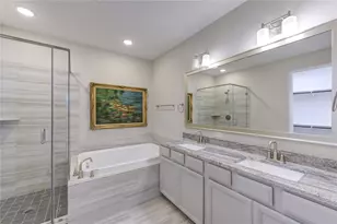 10931 Brambling Wood Dr, Houston, TX 77043 - Photo 14