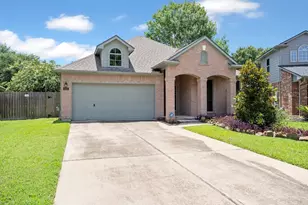 421 Livingstone Ln, League City, TX 77573 - Photo 2