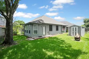 421 Livingstone Ln, League City, TX 77573 - Photo 4