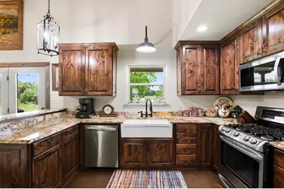 7835 Berger, Schulenburg, TX 78956 - Photo 16