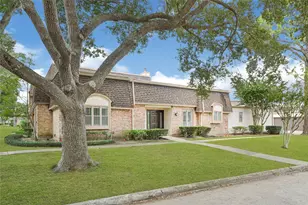 2803 Camelot Ln, Missouri City, TX 77459 - Photo 2