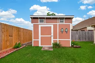 1707 Country Club Cove Dr, Baytown, TX 77521 - Photo 38