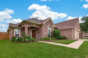 1707 Country Club Cove Dr, Baytown, TX 77521 - Photo 2