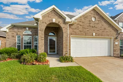 3056 Winterberry Lane, Dickinson, TX 77539 - Photo 2