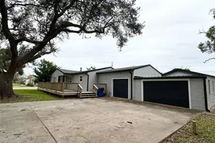 8021 White Ave, Hitchcock, TX 77563 - Photo 44