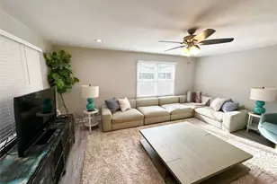 8021 White Ave, Hitchcock, TX 77563 - Photo 6