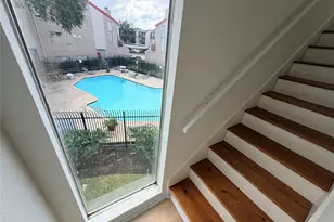 10855 Meadowglen Ln, Houston, TX 77042 - Photo 12