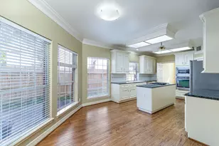 4418 Jane St, Bellaire, TX 77401 - Photo 2