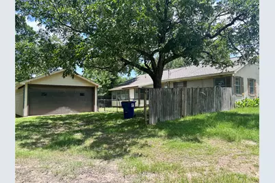 620 W Houston Street, Lovelady, TX 75851 - Photo 10