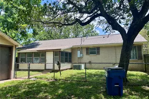 620 W Houston St, Lovelady, TX 75851 - Photo 12