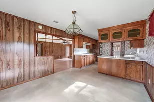 460 County Rd 3182, Cleveland, TX 77327 - Photo 8