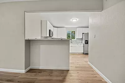 2828 Avenue O 1/2, Galveston, TX 77550 - Photo 8