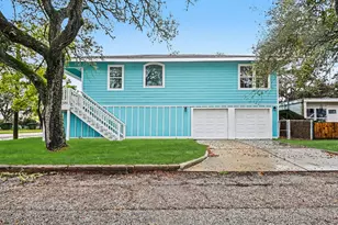 2828 Ave O 1/2, Galveston, TX 77550 - Photo 34