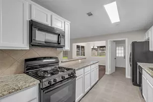 2610 Mockingbird Ln, New Caney, TX 77357 - Photo 4