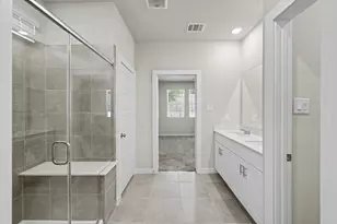 2010 W Darlington Oak Ct, Conroe, TX 77304 - Photo 16