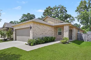 2010 W Darlington Oak Ct, Conroe, TX 77304 - Photo 2