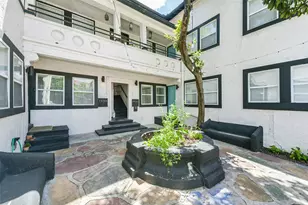 415 Fairview Ave, Houston, TX 77006 - Photo 6