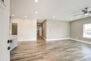 1025 Arizona Dr, Cleveland, TX 77327 - Photo 6