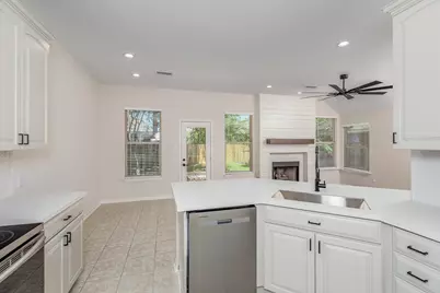 42 Camber Pine Place, The Woodlands, TX 77382 - Photo 16