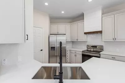 42 Camber Pine Place, The Woodlands, TX 77382 - Photo 14