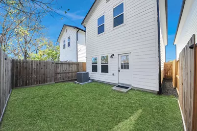 7963 Birmingham Street, Houston, TX 77028 - Photo 22