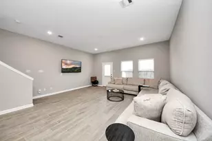 7963 Birmingham St, Houston, TX 77028 - Photo 8