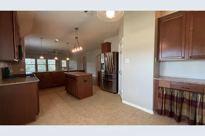 10015 Lynnwood Drive, Baytown, TX 77521 - Photo 6