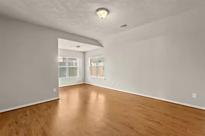 10015 Lynnwood Drive, Baytown, TX 77521 - Photo 12