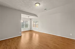 10015 Lynnwood Dr, Baytown, TX 77521 - Photo 12