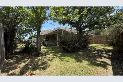 10015 Lynnwood Drive, Baytown, TX 77521 - Photo 26