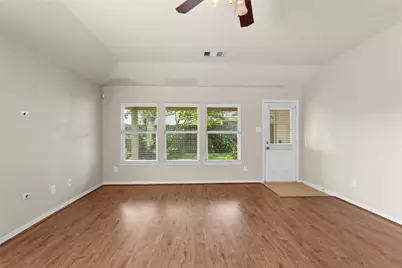 10015 Lynnwood Drive, Baytown, TX 77521 - Photo 14