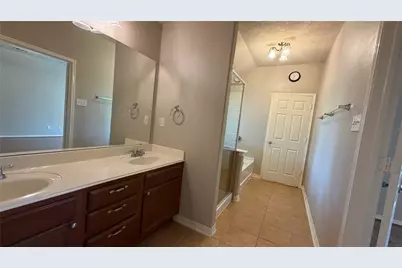 10015 Lynnwood Drive, Baytown, TX 77521 - Photo 16