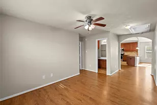 10015 Lynnwood Dr, Baytown, TX 77521 - Photo 4