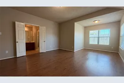 10015 Lynnwood Drive, Baytown, TX 77521 - Photo 14